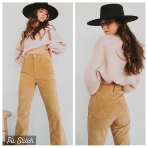 SOLD‼️ LEVIS Ribcage Corduroy Pants